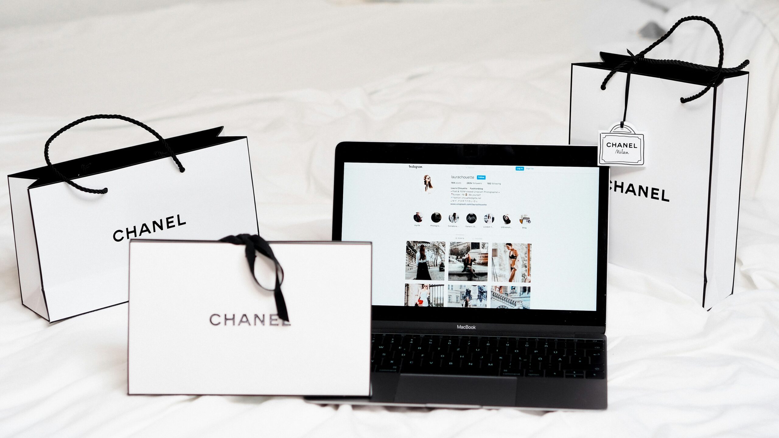 Fashion E-commerce Link Building: Style and Authority
