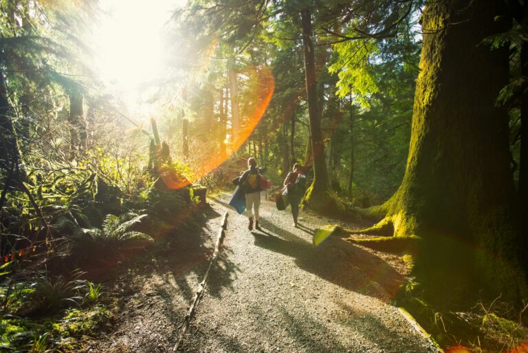 Adventure Travel Link Building: Outdoor and Experience Focus