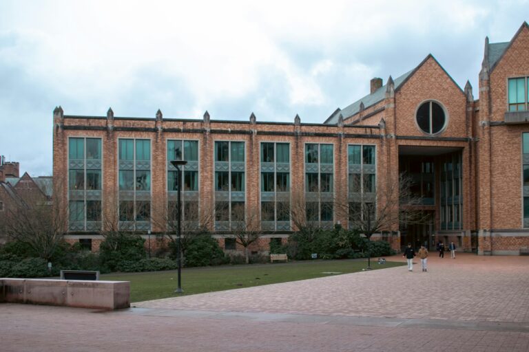 Scholarship Link Building: Educational Outreach Programs