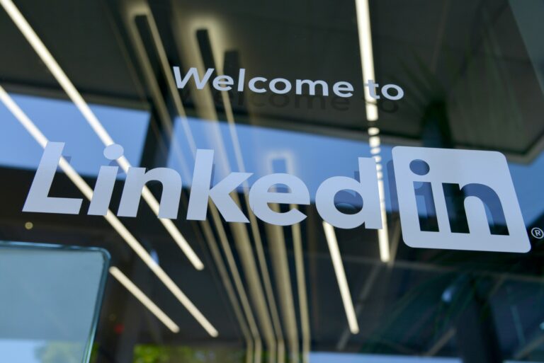 LinkedIn Influencer Marketing: How B2B Brands Are Winning Through Professional Creators